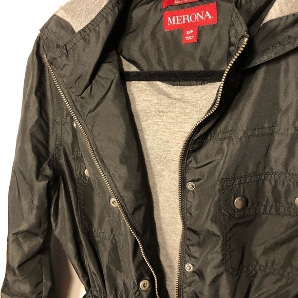 Black Utility Water-Resistant Rain Jacket - Small - Picture 7 of 10